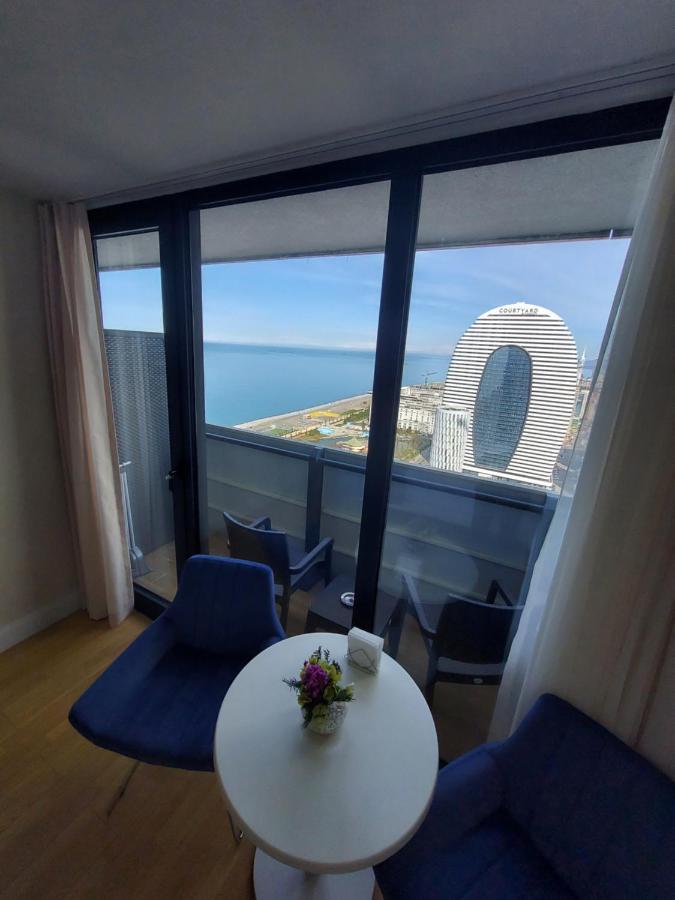 Appartement Номера На Высоких Этажах 24,31 à Batoumi Extérieur photo