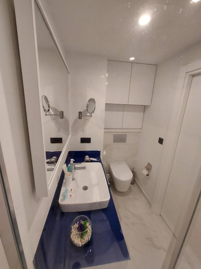 Appartement Номера На Высоких Этажах 24,31 à Batoumi Extérieur photo