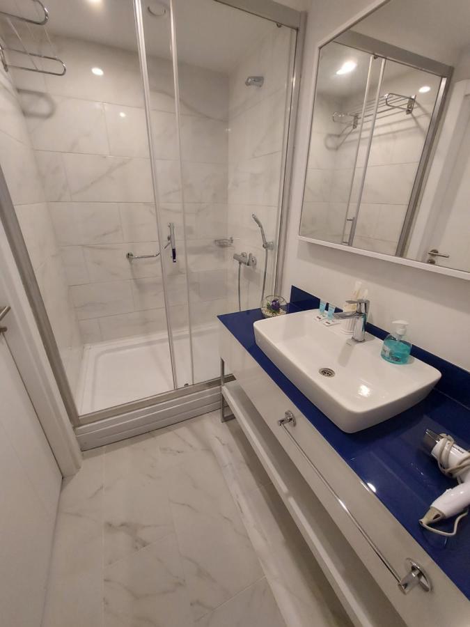 Appartement Номера На Высоких Этажах 24,31 à Batoumi Extérieur photo
