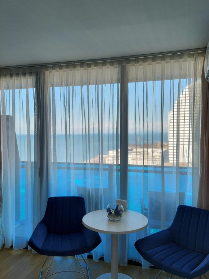 Appartement Номера На Высоких Этажах 24,31 à Batoumi Chambre photo